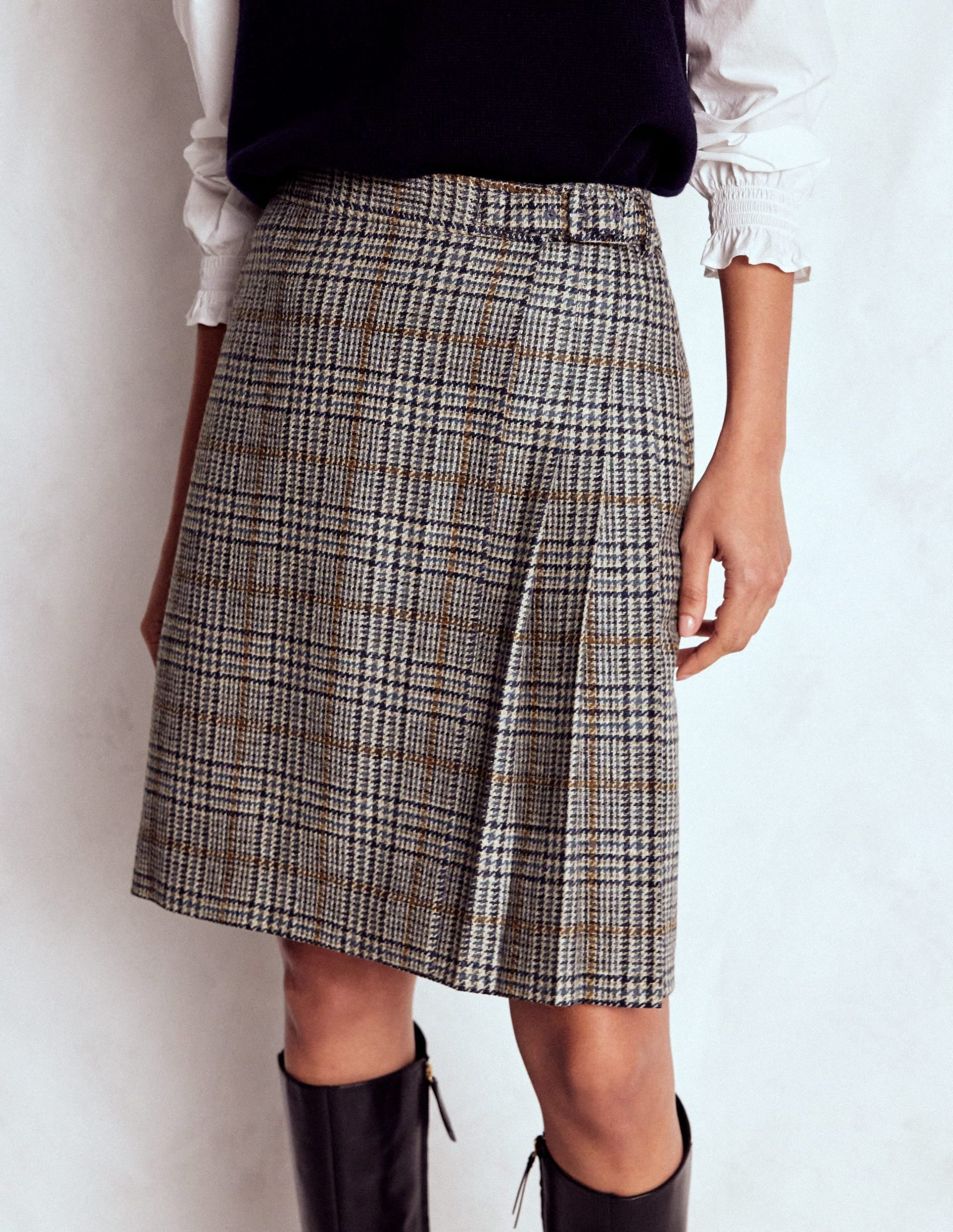 Helen Wool Kilt Skirt-Blue and Grey Prince of Wales - Image 5